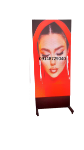 نمونه کارهاتو با استند دیجیتال مشون بده!